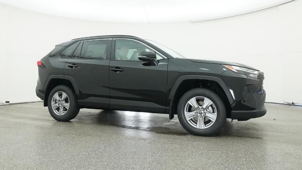 2025 Toyota RAV4 XLE photo 2