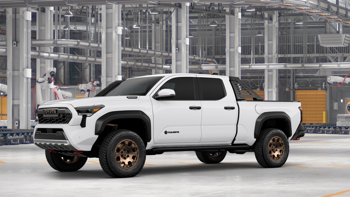 2025 Toyota Tacoma Trailhunter photo 2