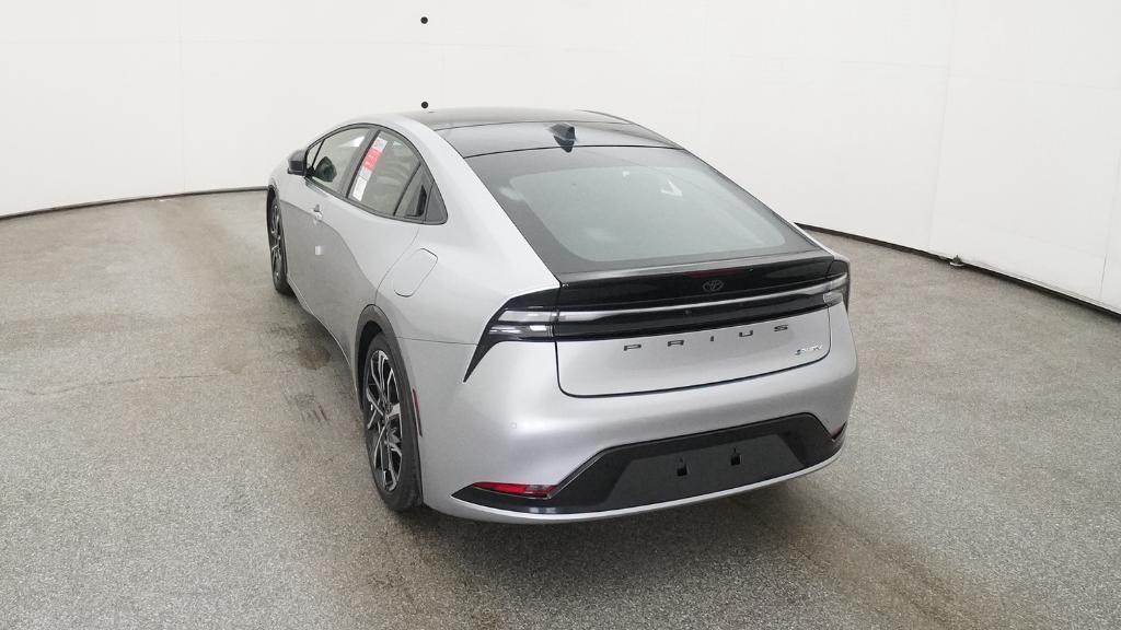 2025 Toyota Prius Plug-in Hybrid XSE photo 3