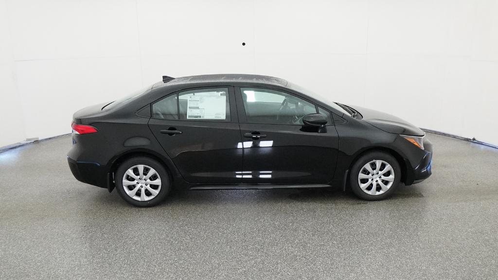 2025 Toyota Corolla LE photo 8