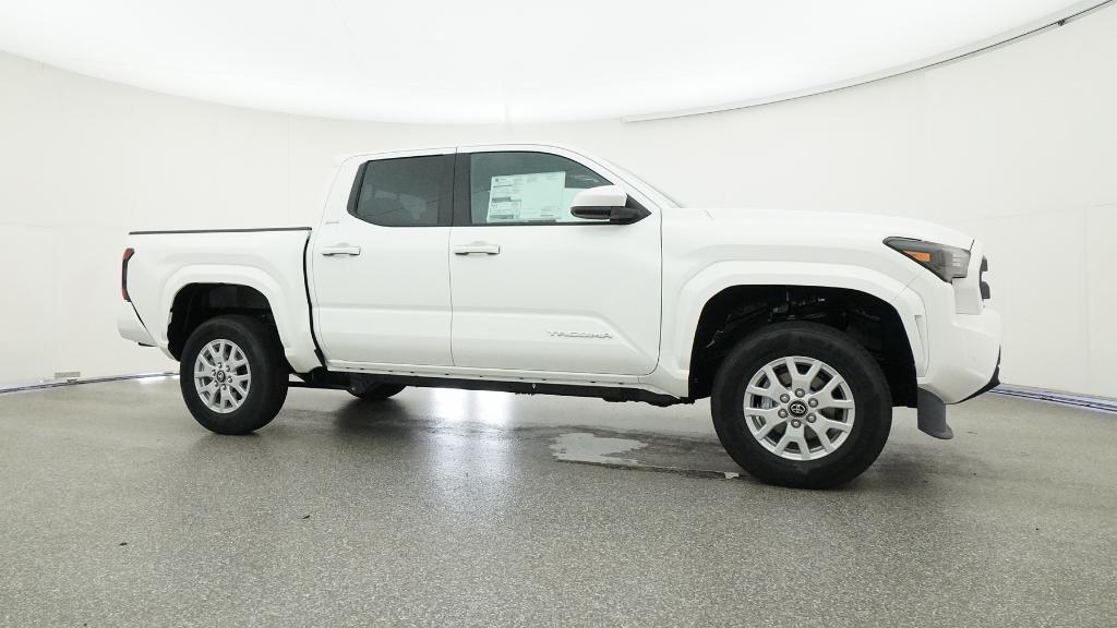 2025 Toyota Tacoma SR5 photo 4