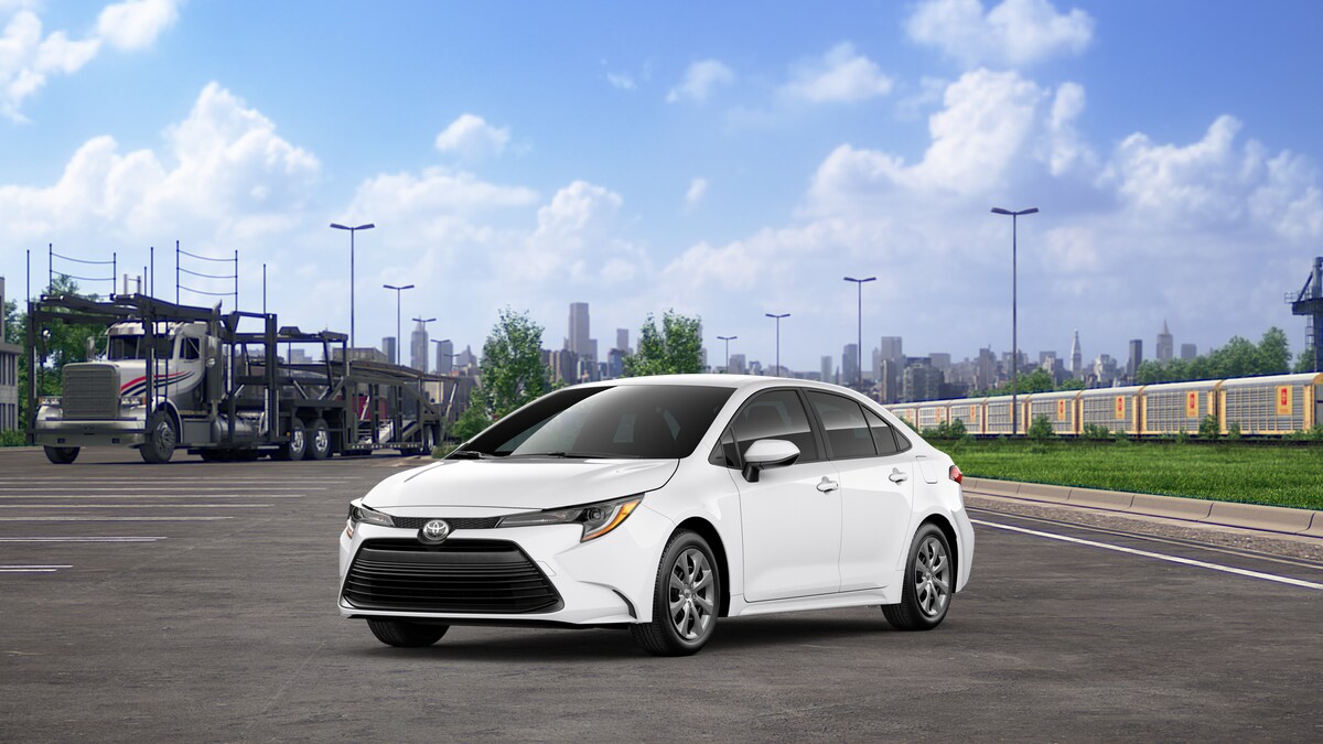2025 Toyota Corolla LE photo 4