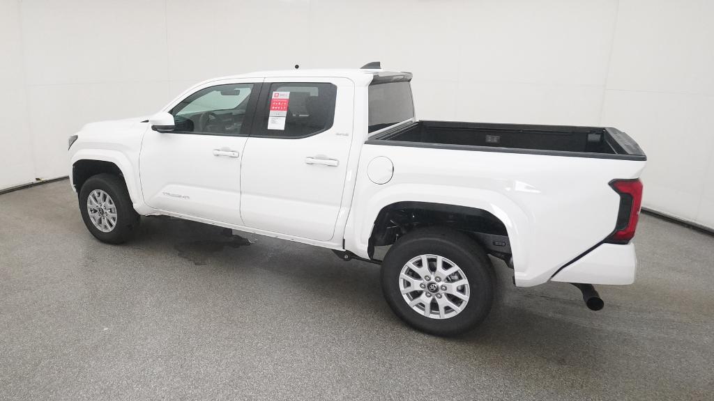2025 Toyota Tacoma SR5 photo 7