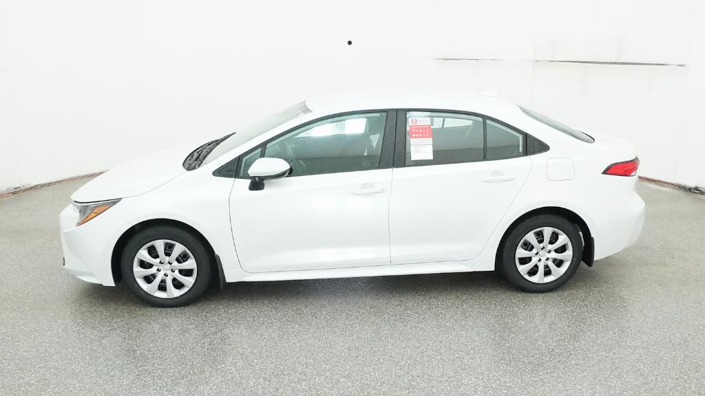 2025 Toyota Corolla LE photo 3