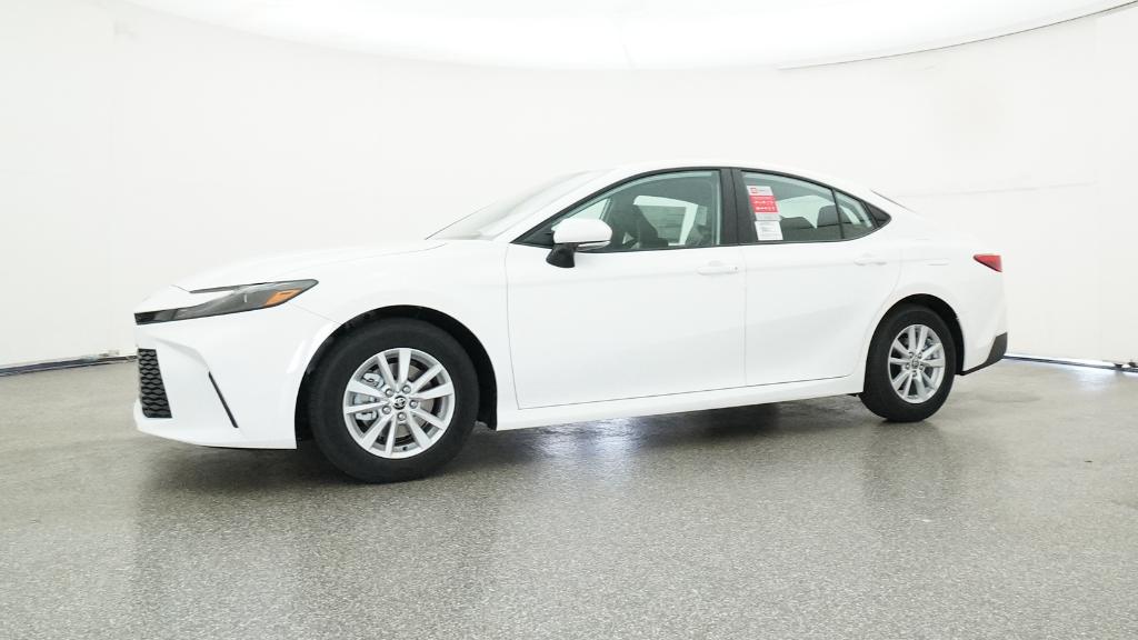 2025 Toyota Camry LE photo 8