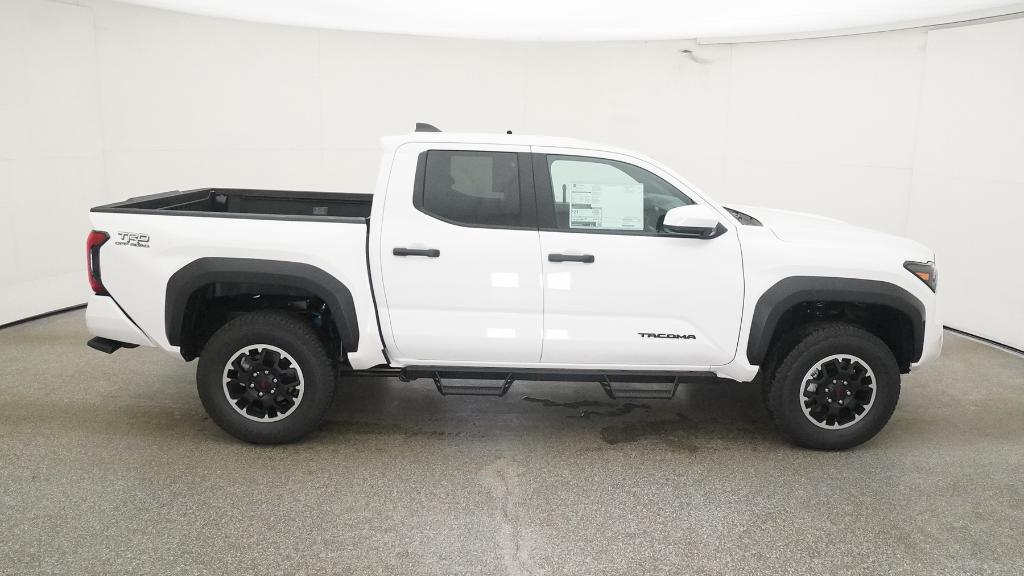 2025 Toyota Tacoma TRD Off-Road photo 2