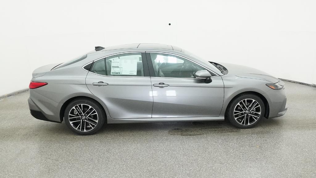 2025 Toyota Camry XLE photo 3