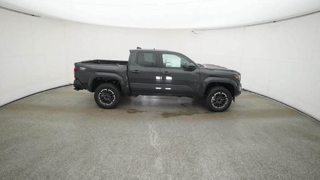 2025 Toyota Tacoma TRD Sport 4x4 Double Cab photo 3