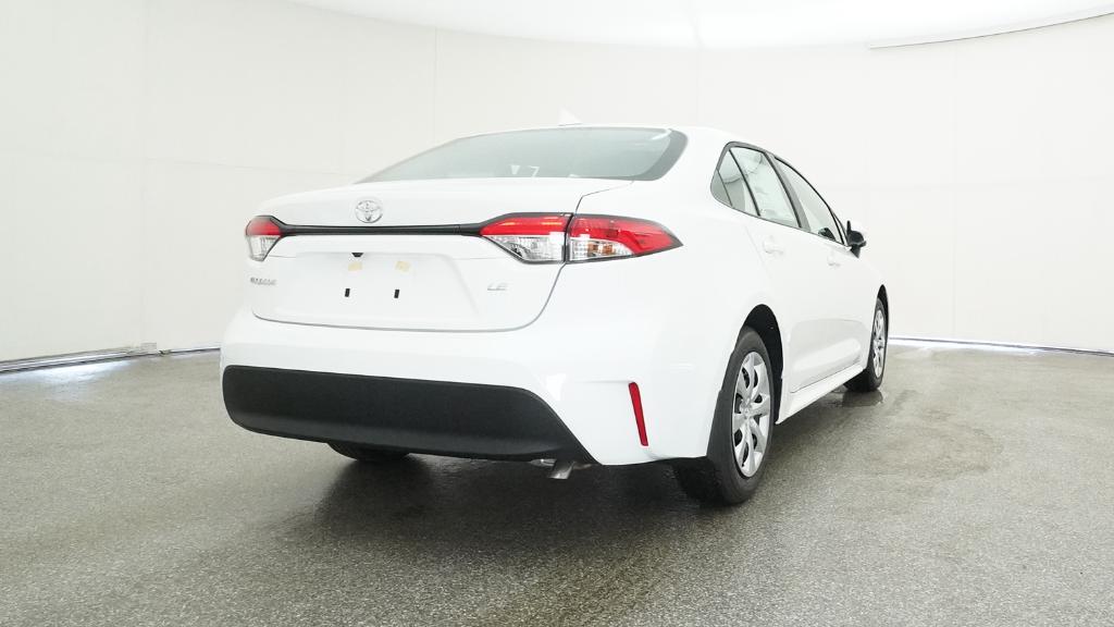 2025 Toyota Corolla LE photo 3
