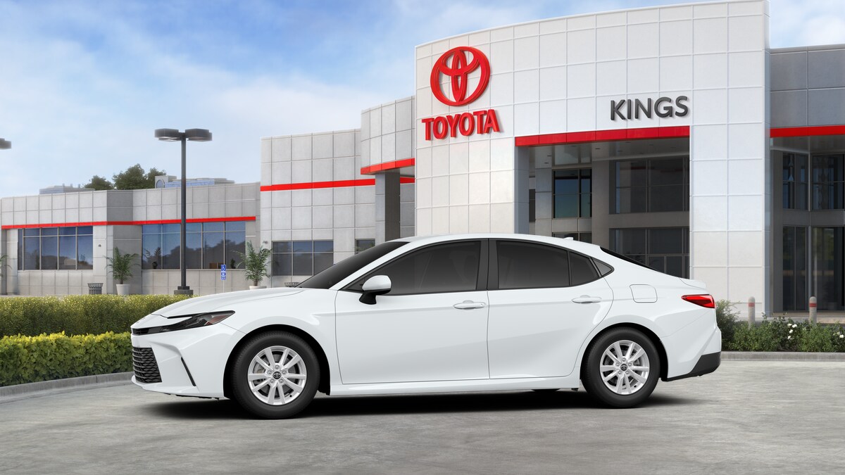 2026 Toyota Camry LE photo 3