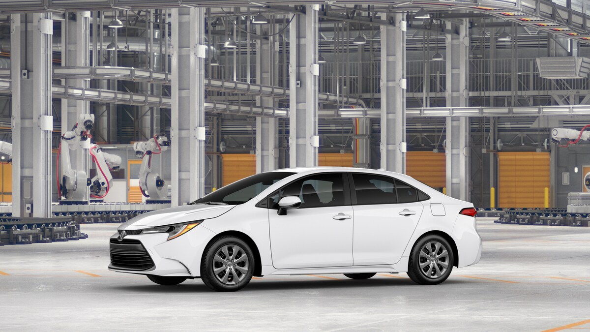2025 Toyota Corolla LE photo 2