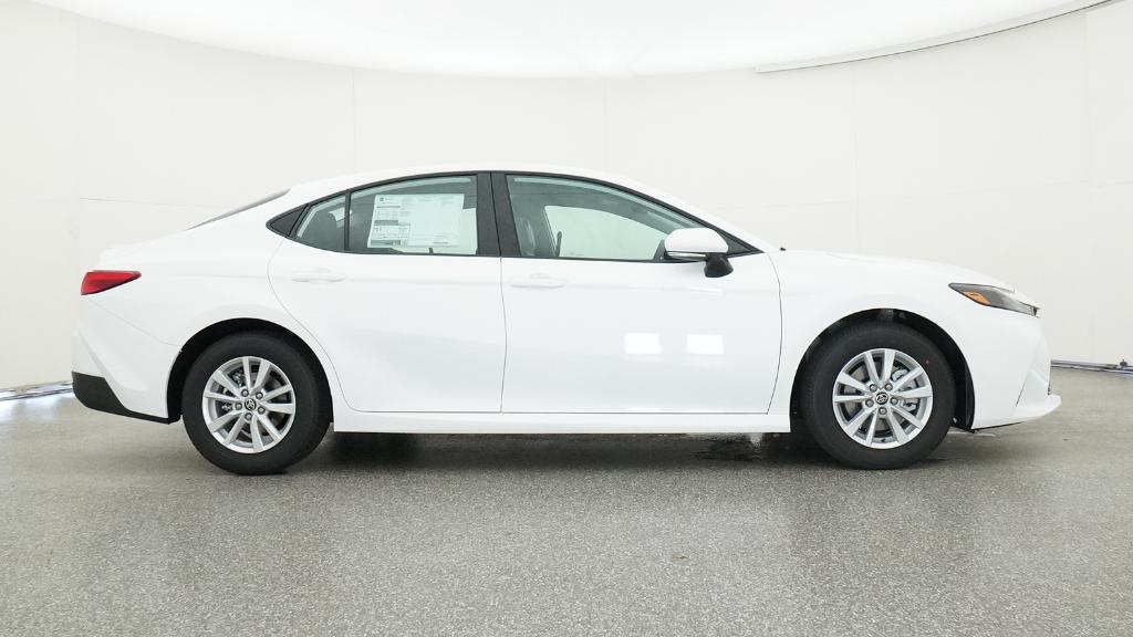 2025 Toyota Camry LE photo 10
