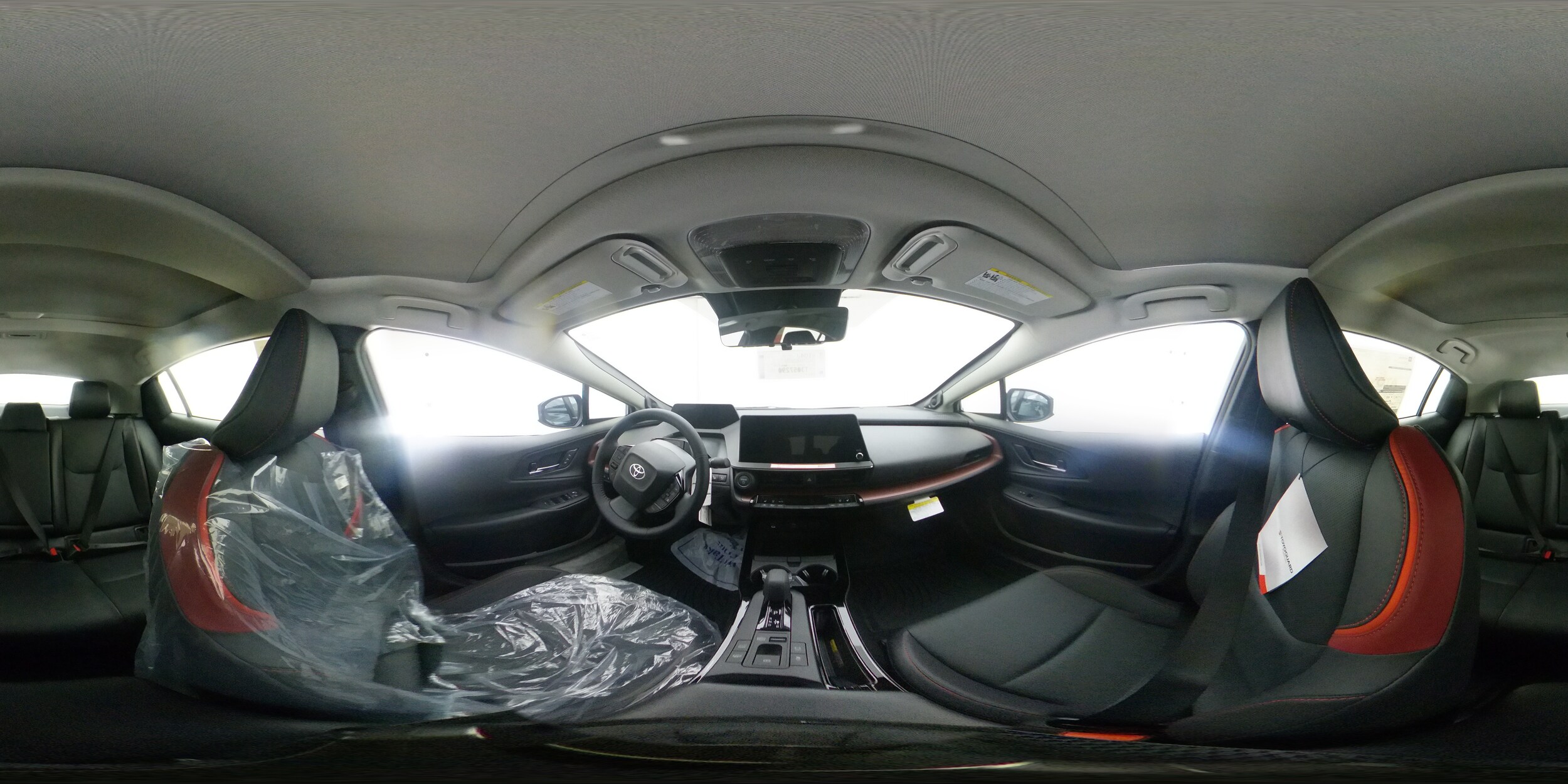 2026 Toyota Prius XSE Premium Plug-in Hybrid photo 4