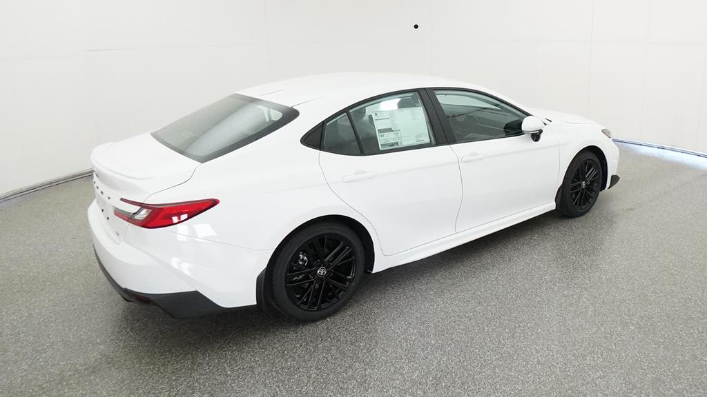 2025 Toyota Camry SE photo 18