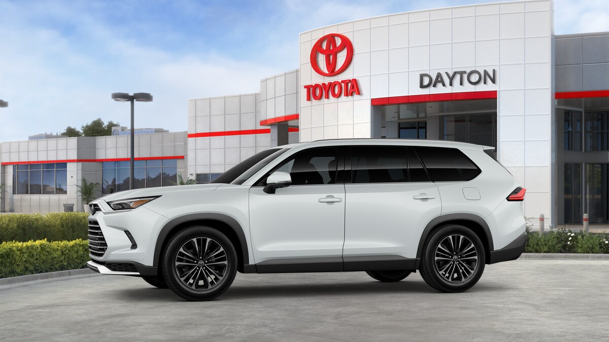 2025 Toyota Highlander Platinum Hybrid photo 2