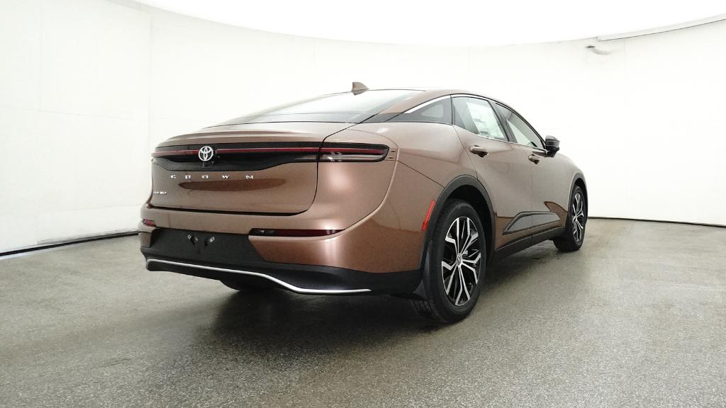 2026 Toyota Crown XLE photo 19