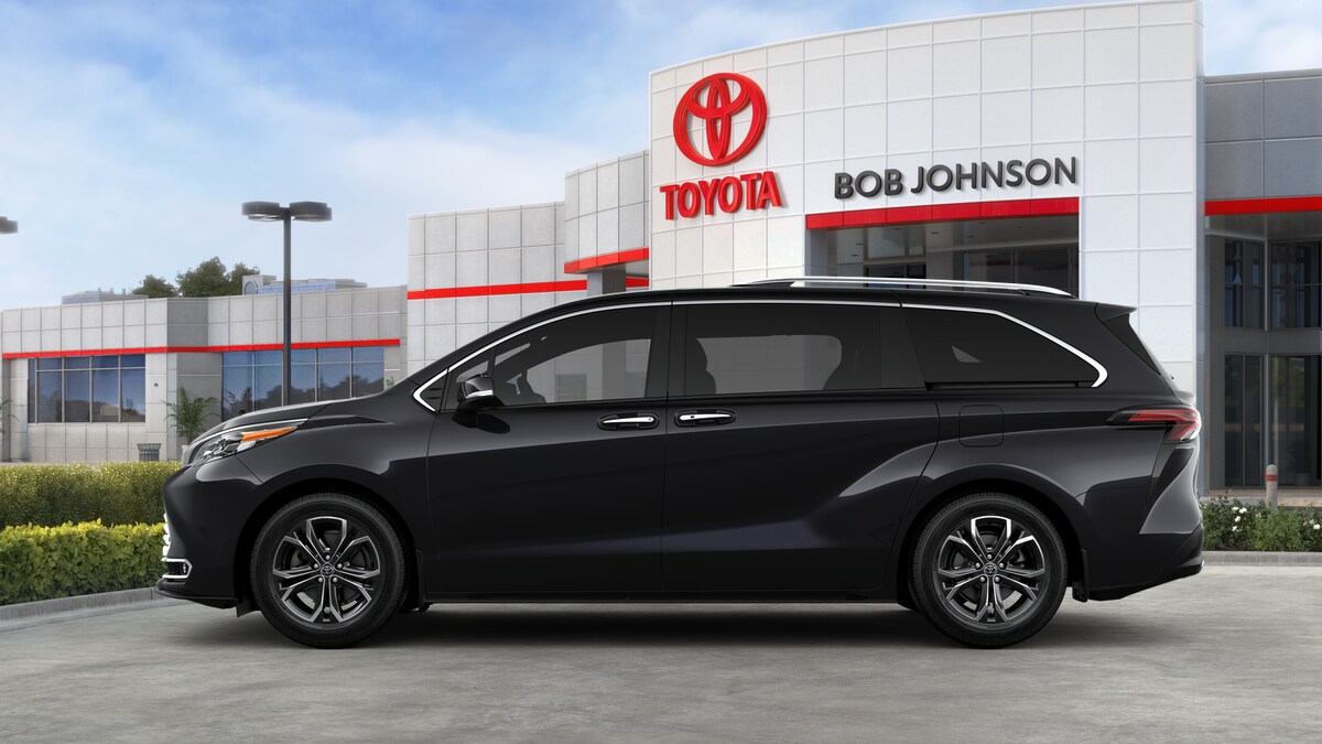 2025 Toyota Sienna Platinum photo 4