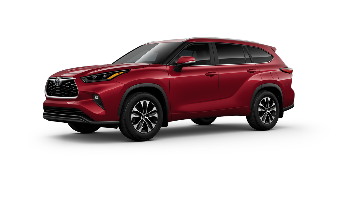 2025 Toyota Highlander XLE photo 2