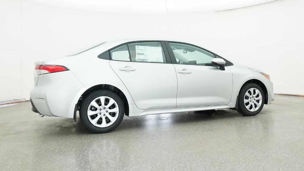 2025 Toyota Corolla LE photo 3