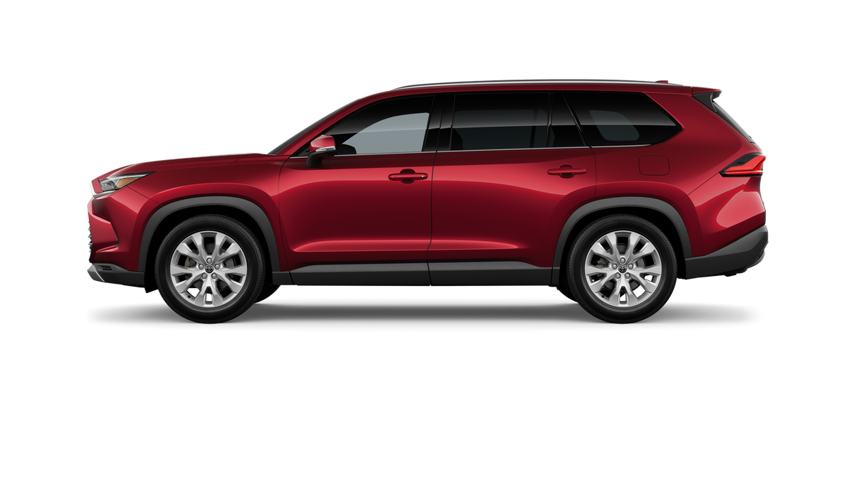 2026 Toyota Highlander Hybrid Limited photo 3