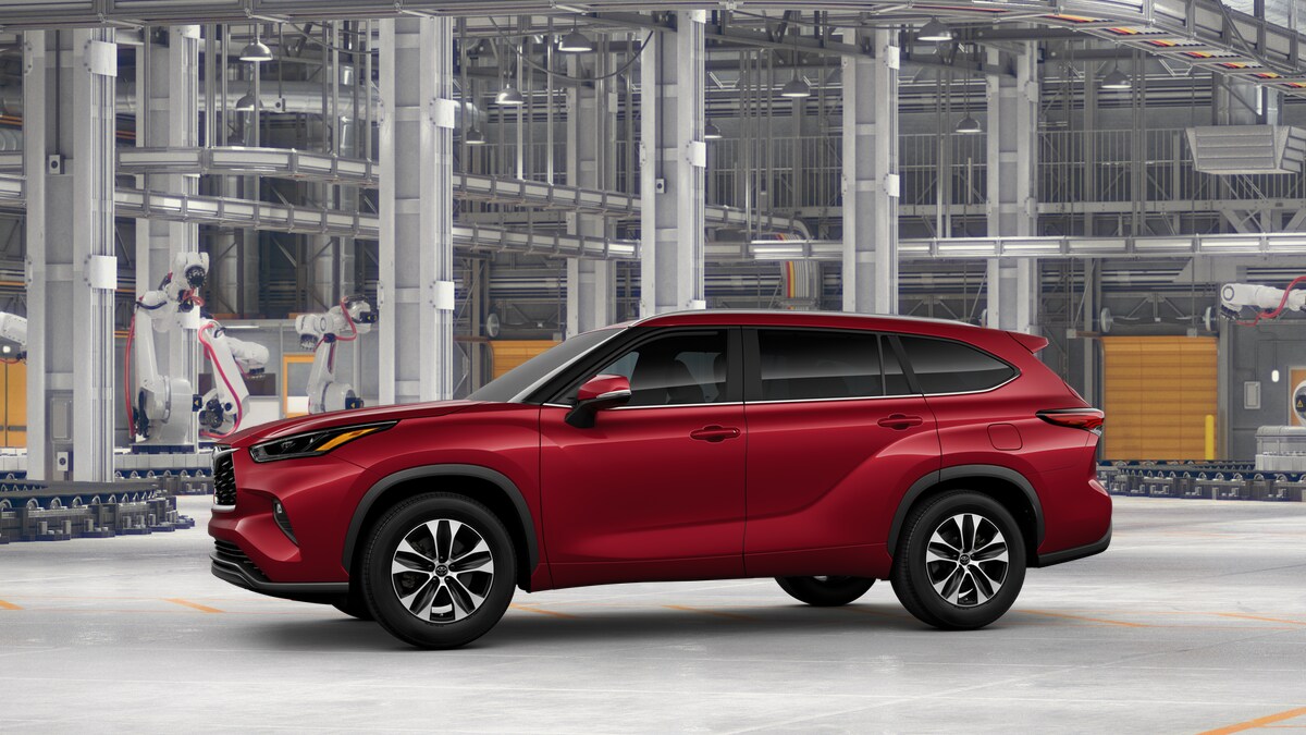 2025 Toyota Highlander XLE Limited photo 3