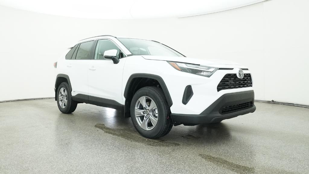 2025 Toyota RAV4 Hybrid XLE photo 4