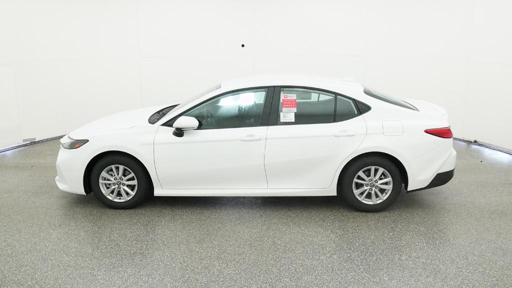 2025 Toyota Camry LE photo 26