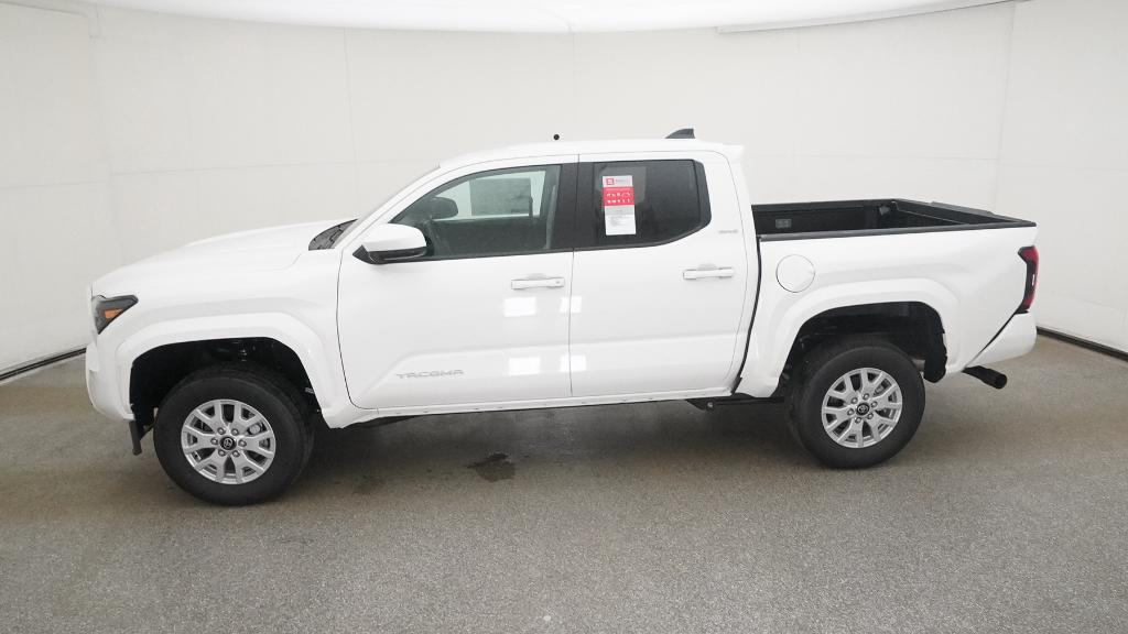 2025 Toyota Tacoma SR5 Double Cab photo 3