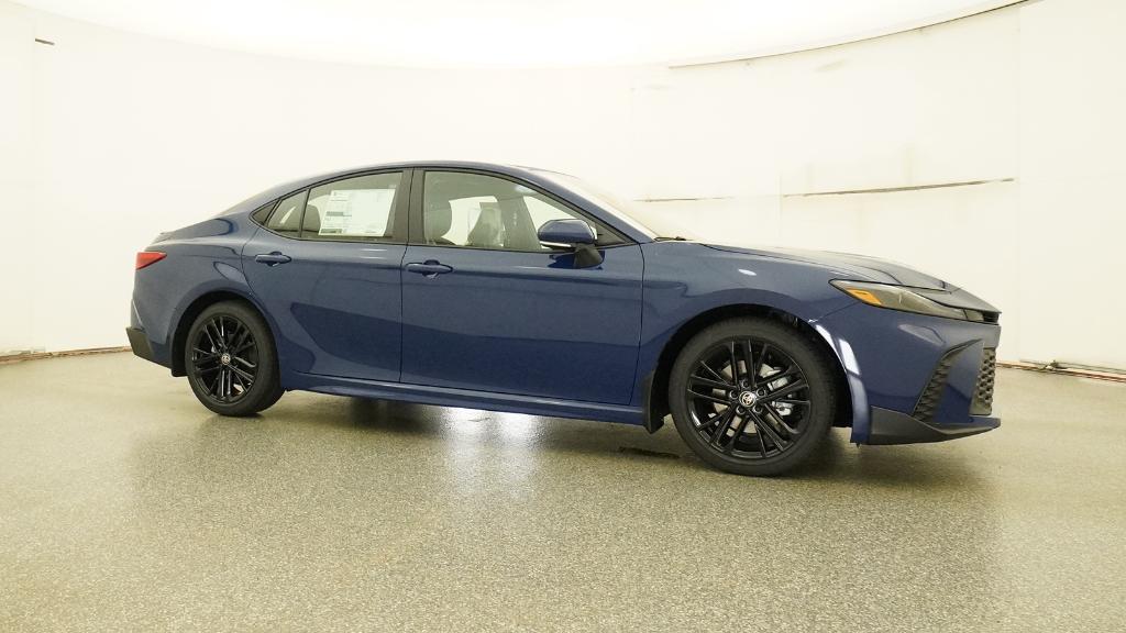 2025 Toyota Camry SE photo 3