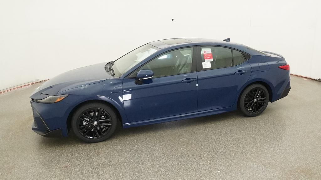 2025 Toyota Camry SE photo 3