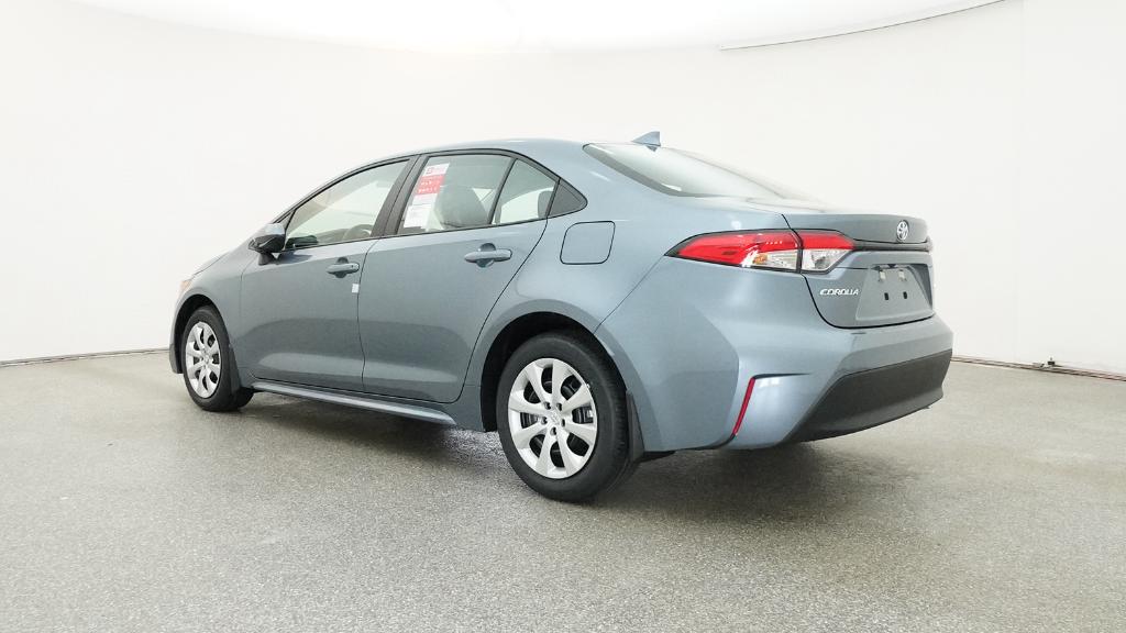 2025 Toyota Corolla LE photo 3