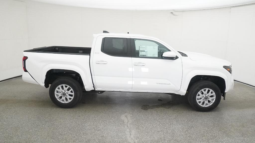 2025 Toyota Tacoma SR5 photo 27