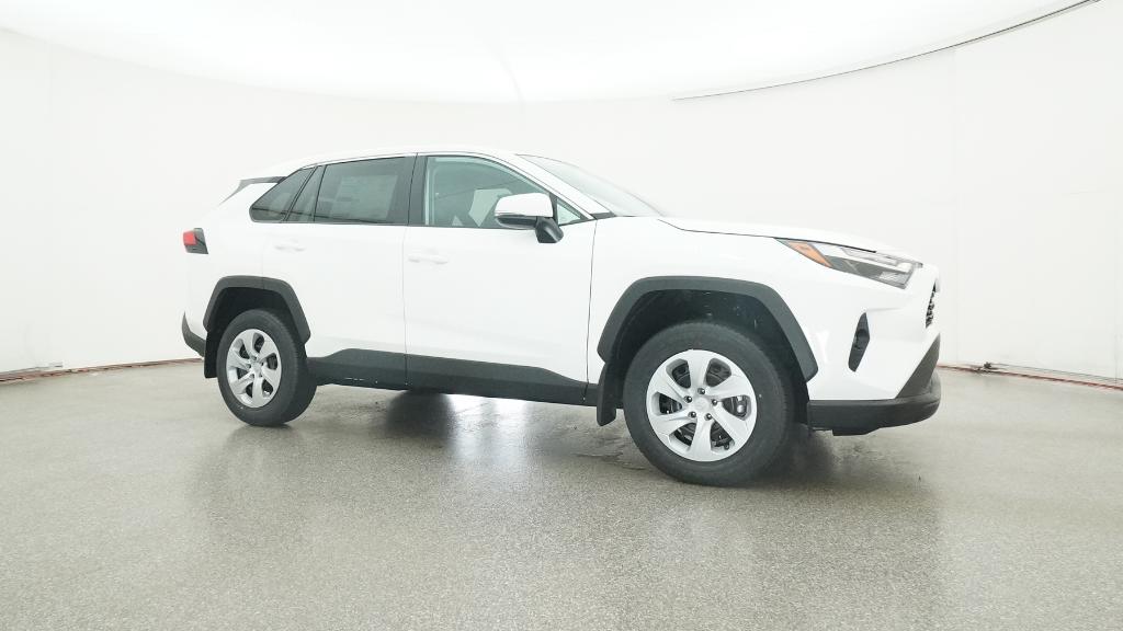2025 Toyota RAV4 LE photo 4