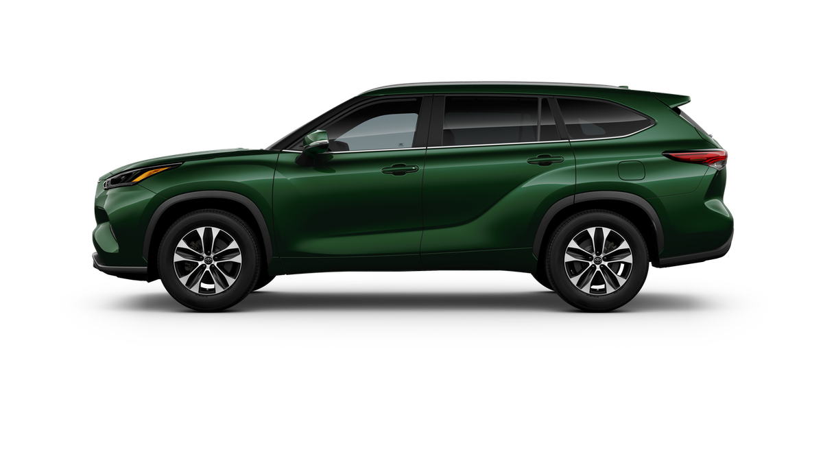 2025 Toyota Highlander XLE photo 2