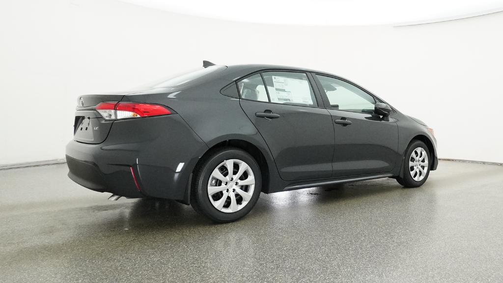 2025 Toyota Corolla LE photo 3