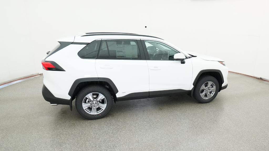 2025 Toyota RAV4 Hybrid XLE photo 2