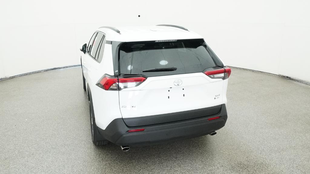 2025 Toyota RAV4 Hybrid XLE photo 2