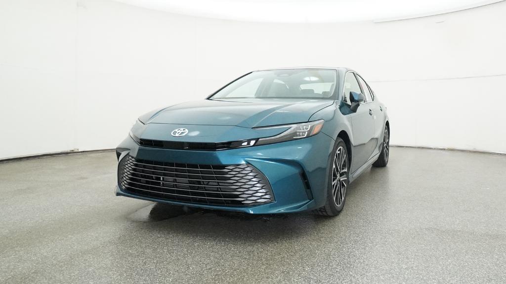 2025 Toyota Camry XLE photo 3