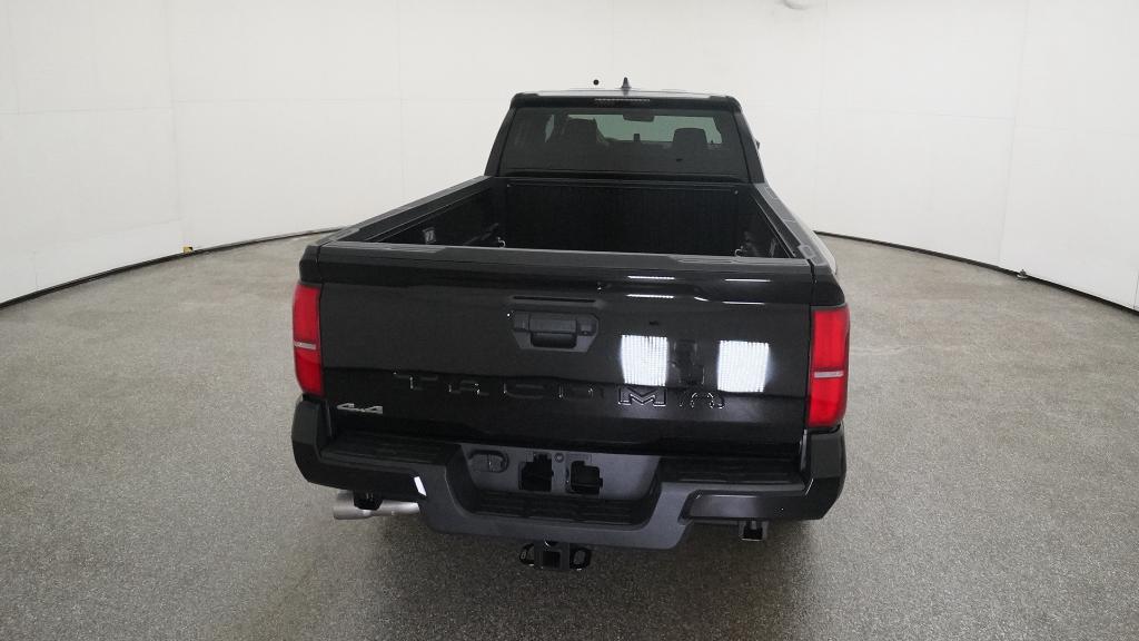 2025 Toyota Tacoma SR5 photo 3