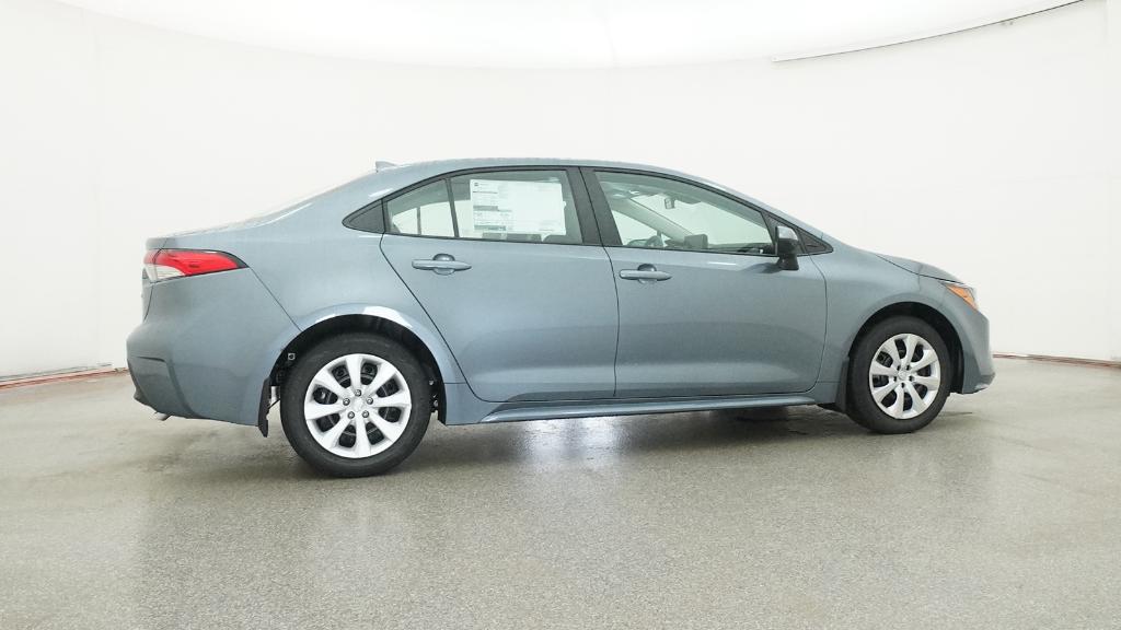2025 Toyota Corolla LE photo 3