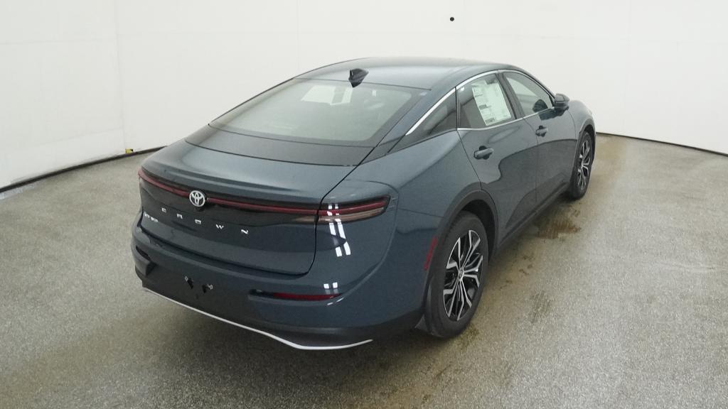 2026 Toyota Crown XLE photo 10