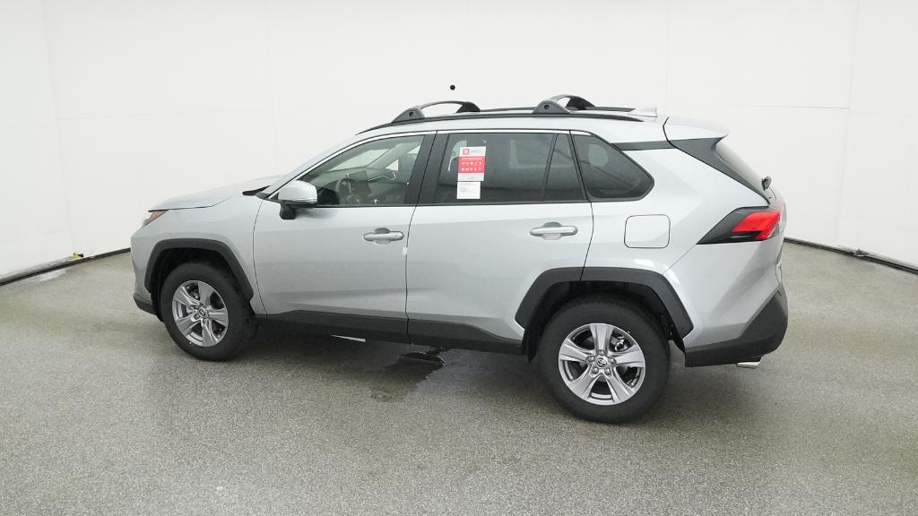 2025 Toyota RAV4 XLE photo 2