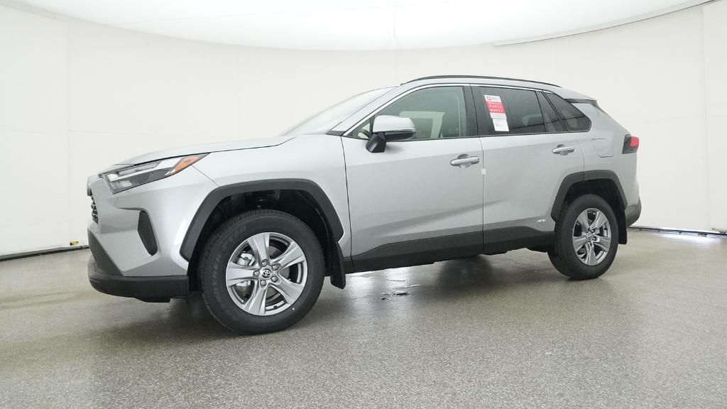 2025 Toyota RAV4 Hybrid LE photo 3