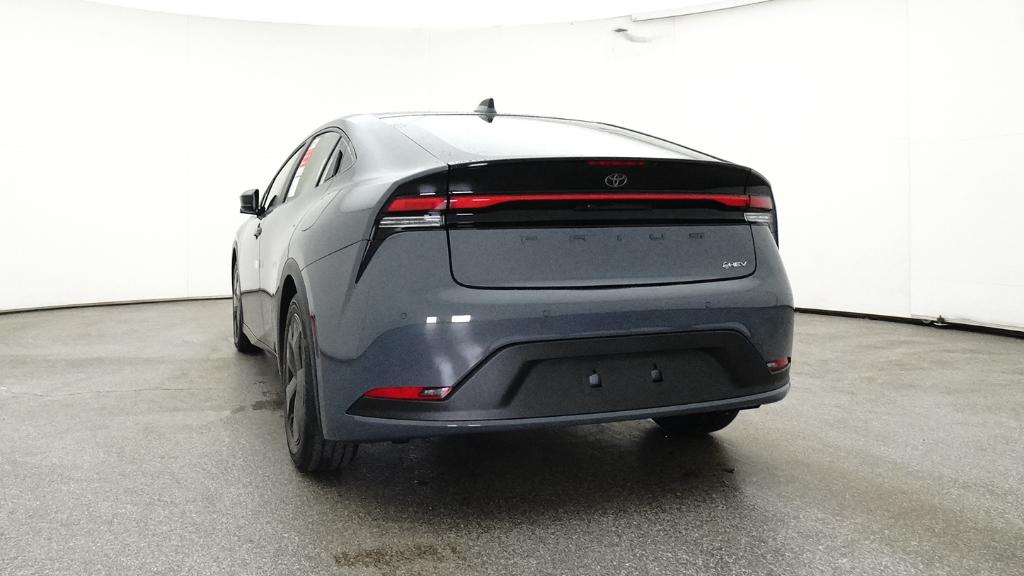 2026 Toyota Prius LE photo 4