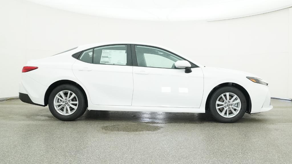 2025 Toyota Camry LE photo 22