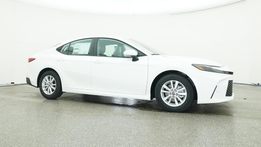 2025 Toyota Camry LE photo 6