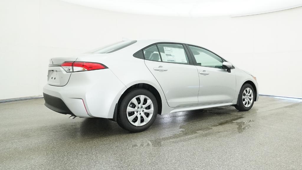 2025 Toyota Corolla LE photo 6