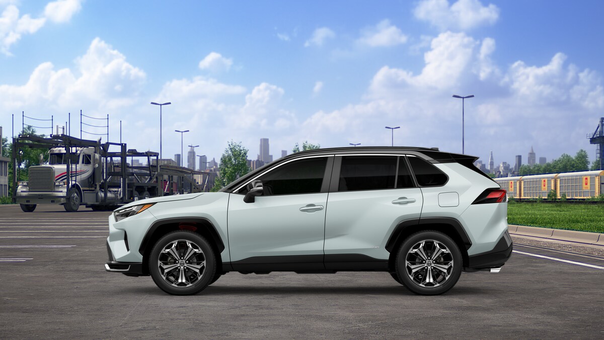 2025 Toyota RAV4 XSE Hybrid photo 3