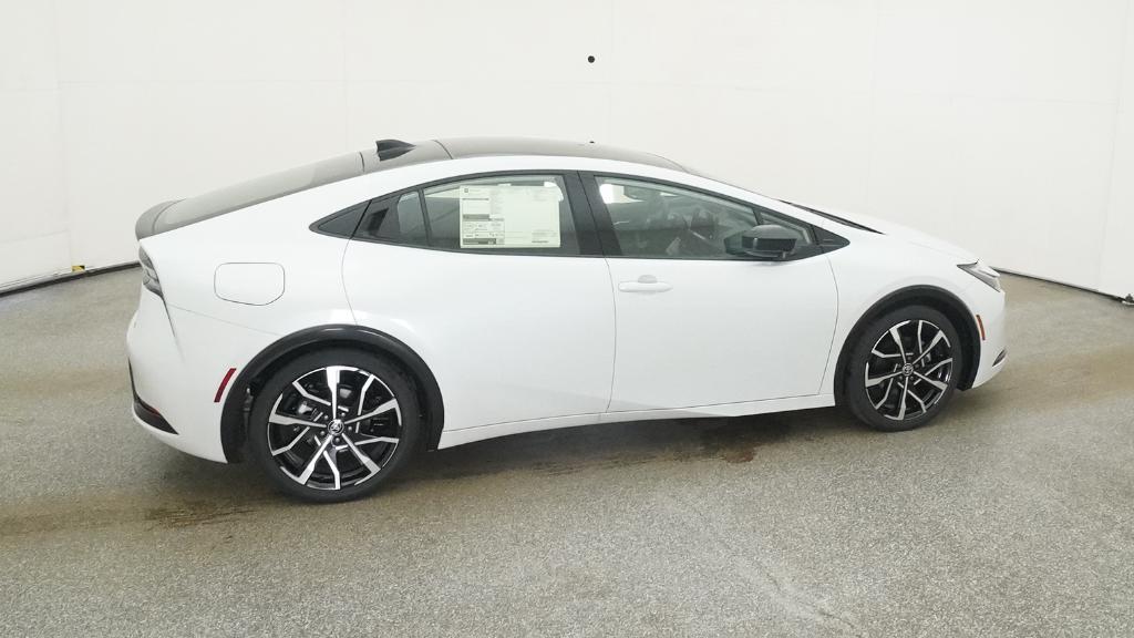 2026 Toyota Prius Plug-in Hybrid XSE photo 7