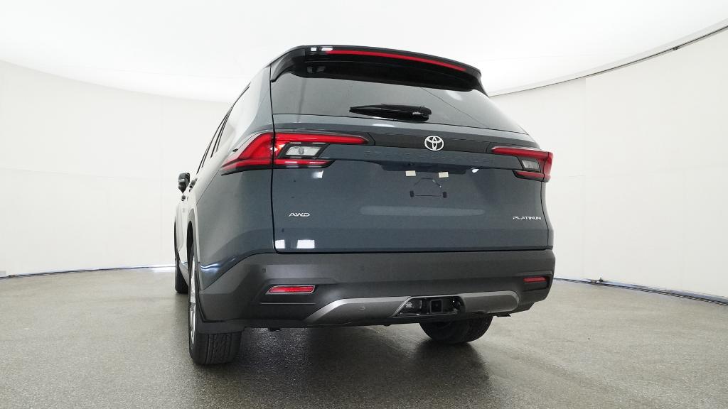 2025 Toyota Grand Highlander Limited photo 3